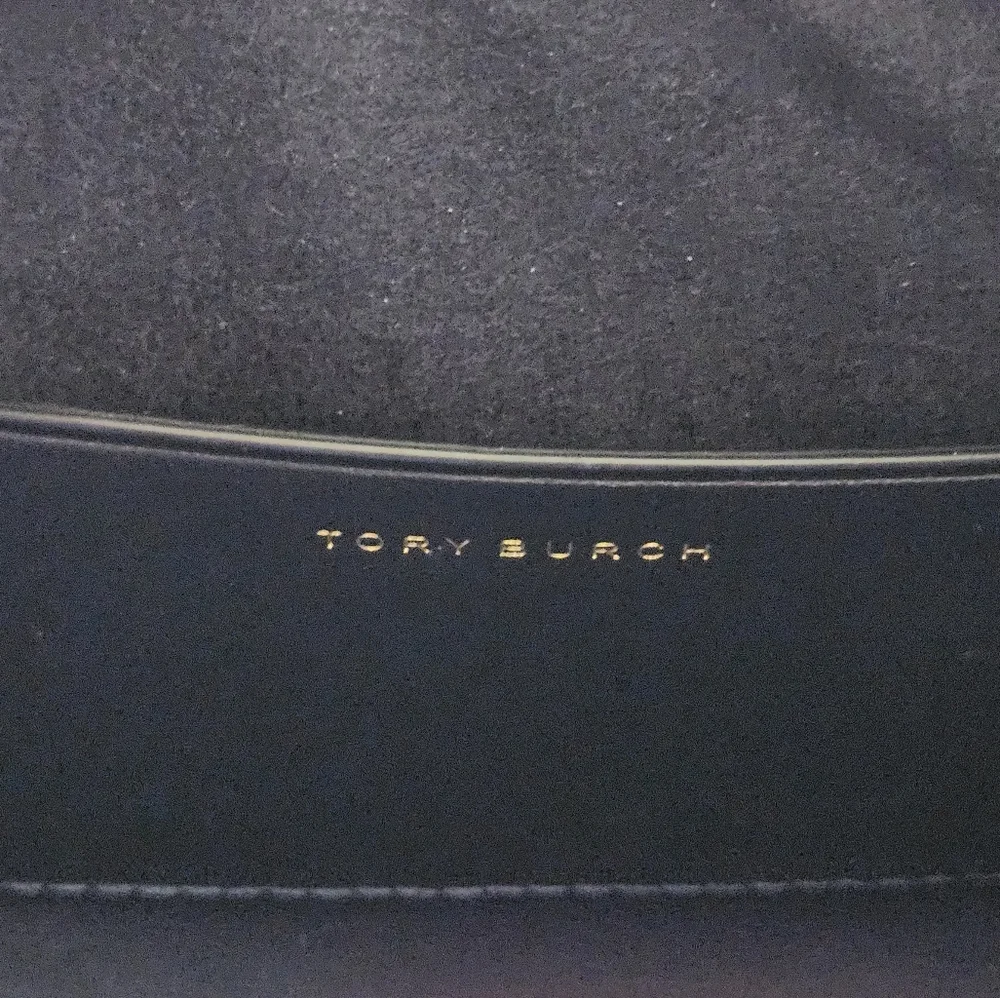 TORY BURCH . PETITE T MONOGRAM BARREL BAG - Picture 8 of 10
